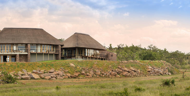 Mhondoro Safari Lodge and Villa