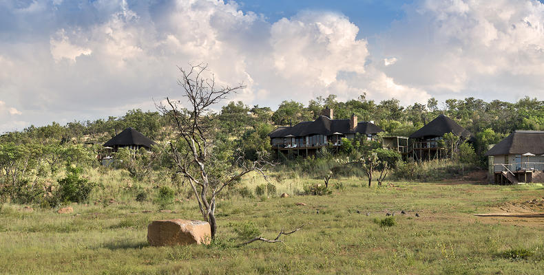 Mhondoro Safari Lodge and Villa