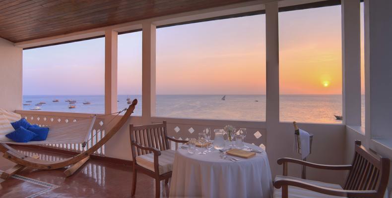 Balcony dining