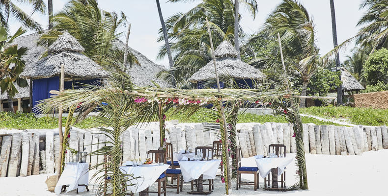 Palms private beach dining