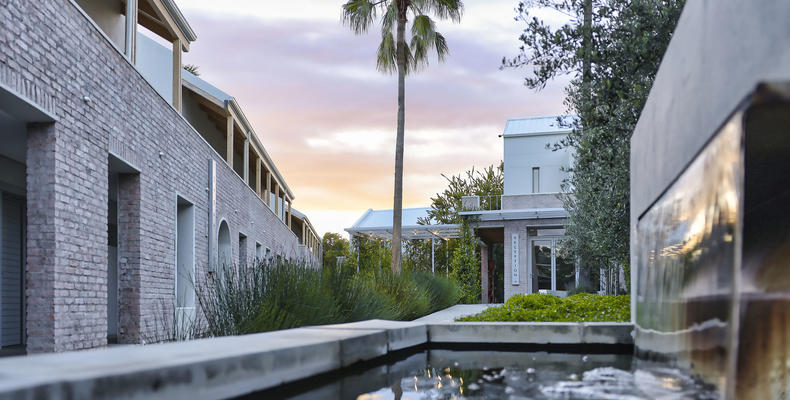 The Windhoek Luxury - Courtyard