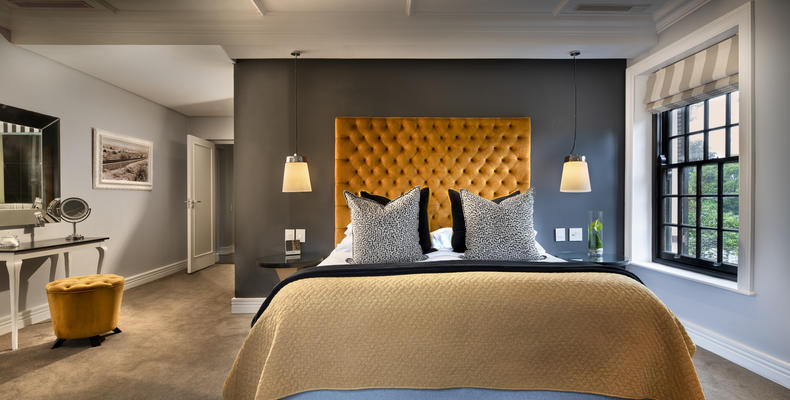 The Manor House- Presidential Suite