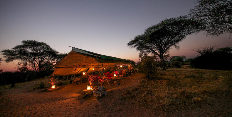 Lounge by night