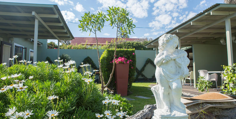 Lush Garden Decor