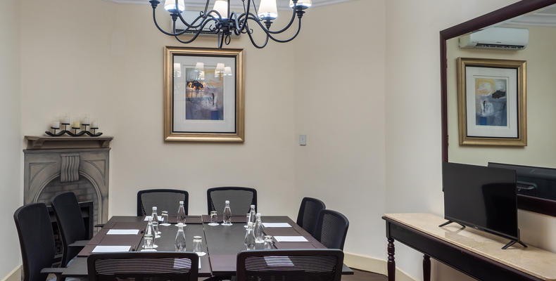 Clivia Meeting Room