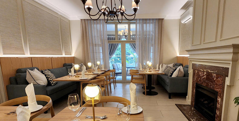Lounge and dining area