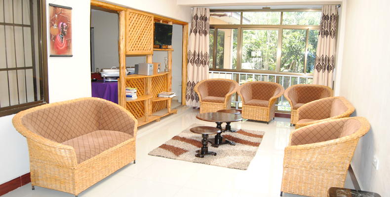 Runako Lodge Lounge