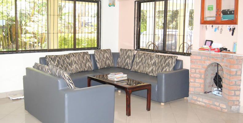 Runako Lodge Lounge