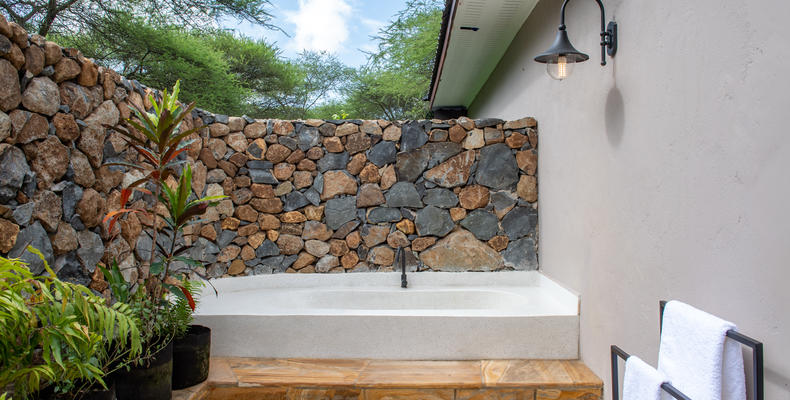 Outdoor Bath and Shower 