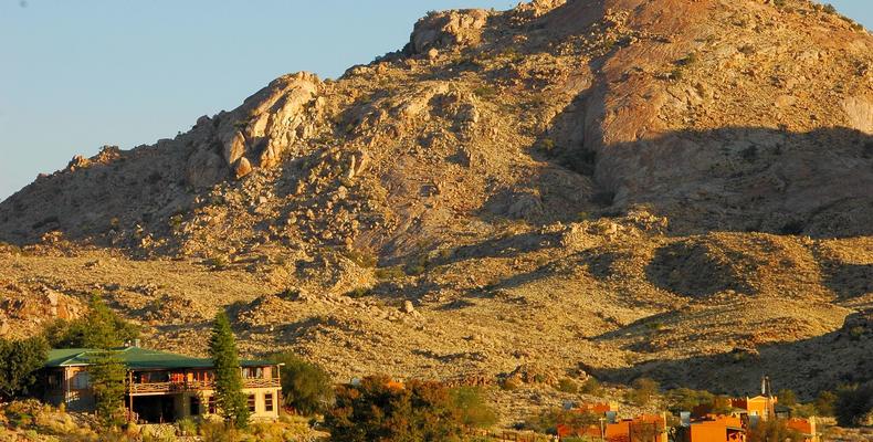 Desert Horse Inn
