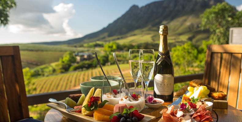 Breakfast with a view from the Luxury Lodge