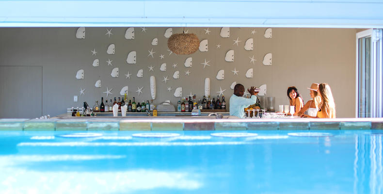 Pool Bar 