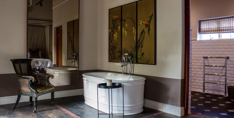 Garden Room tub