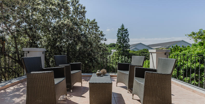 The Robberg Beach Lodge - Balcony in Cardovan Villa