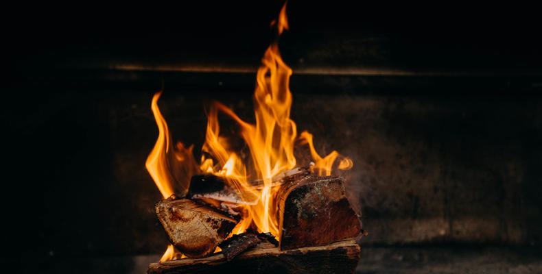 The Robberg Beach Lodge - View Deck Fireplace