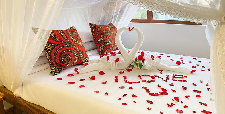 Upper Deluxe Double Room - Honeymoon Decorations