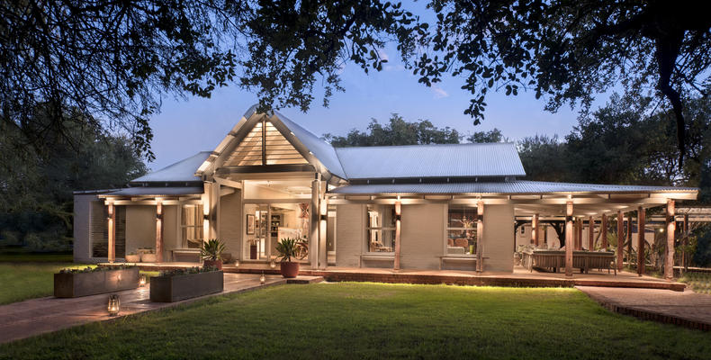 Morukuru Farm House - exterior view