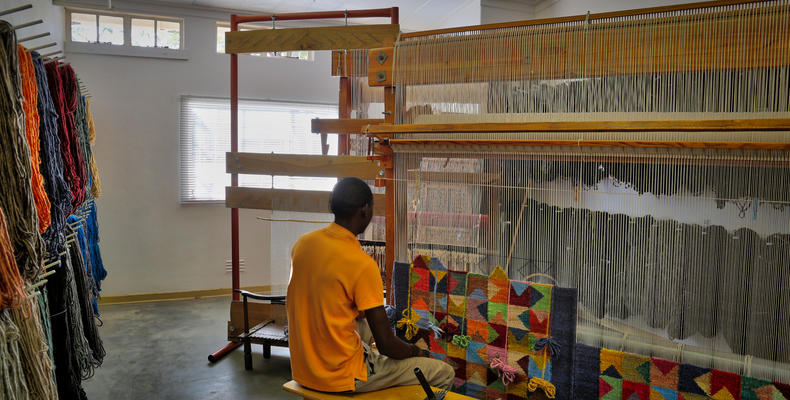 Kiripotib | Spinning & Weaving