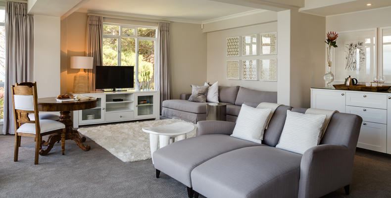 Deluxe Suite Lounge Area 1A