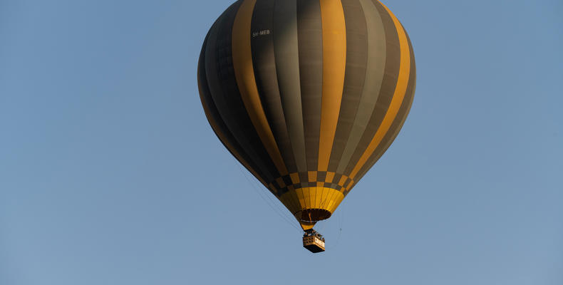 Asilia Africa - Sayari Retreat - Hot air baloon safari