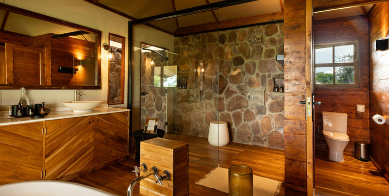 Asilia Africa - Sayari Retreat - Bathroom 