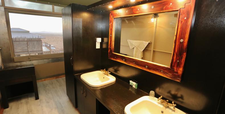 Luxury Room bathroom