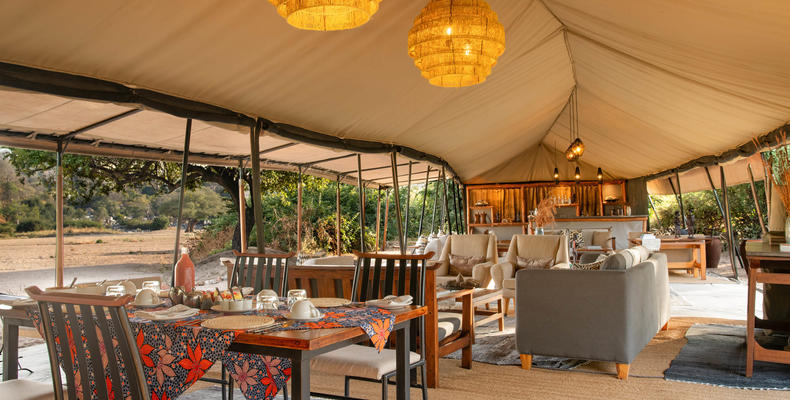 Kokoko - Main Area Bar and Lounge