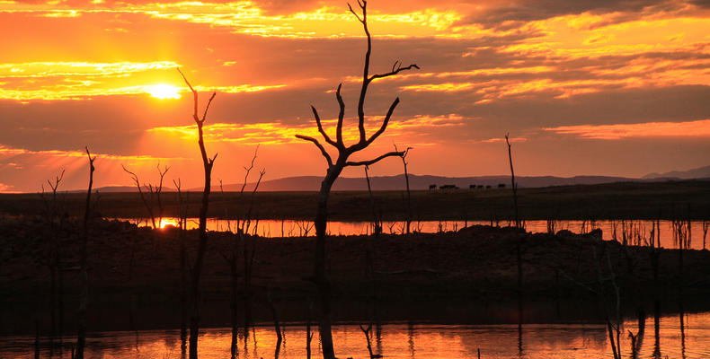 Sunset on Lake Kariba at Changa 