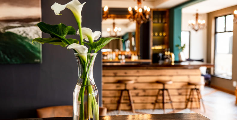 Bar & Reception 