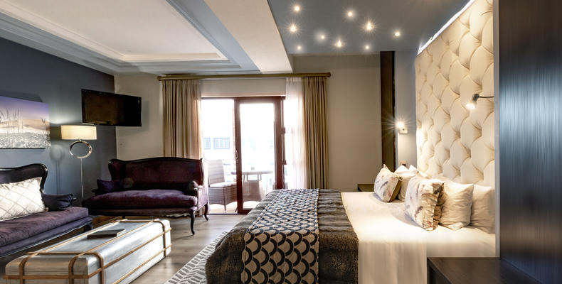 Interior Luxury Suite Room
