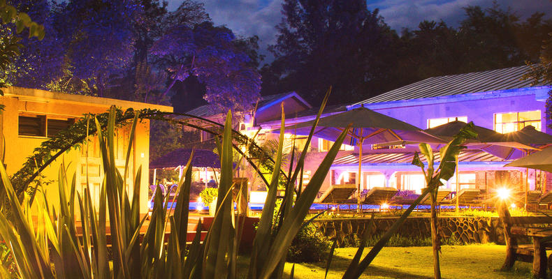 Ilboru Safari Lodge by night 