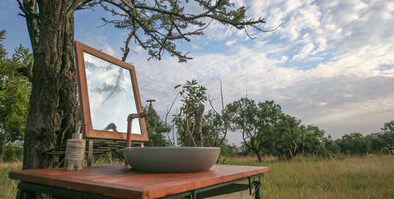 Serengeti North Wilderness Camp -Outdoor hand basin 