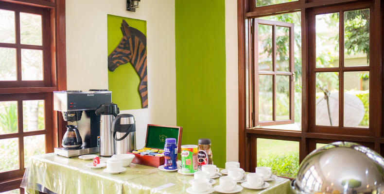 Complementary coffee & tea station