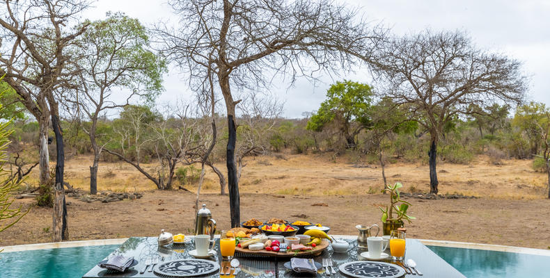Breakfast Outdoors