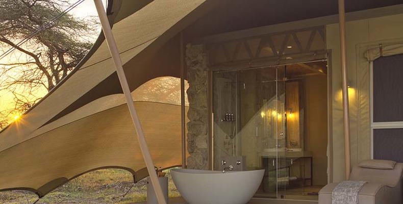 Namiri Plains - Tent Deck With Outdoor Bath