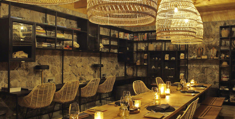 Namiri Plains - The Den Private Dining