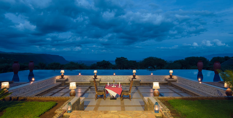 Romantic Dining by the Pool