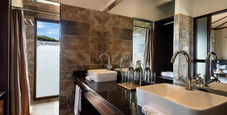 Serengeti Sametu Bathroom