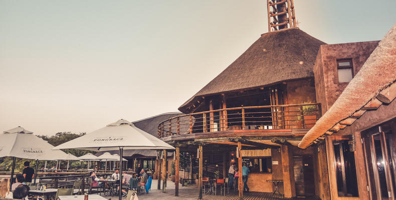 The lodge restaurant and outdoor deck over dam