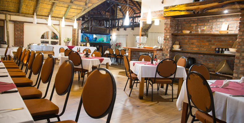 Restaurant inside
