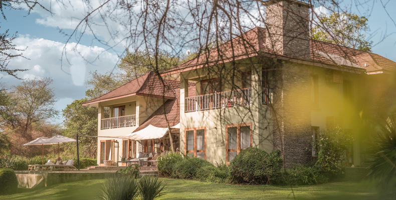 Siringit Villa Exterior