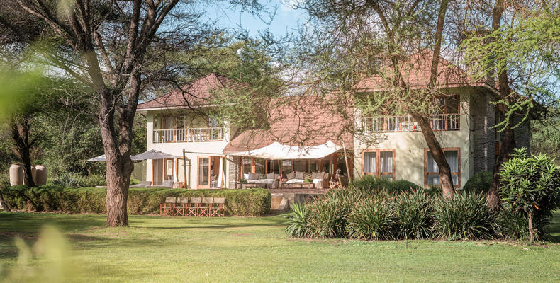 Siringit Villa Exterior