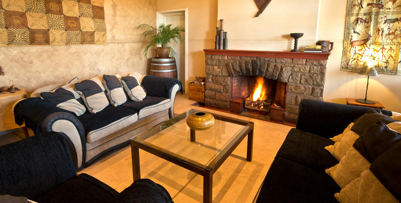 Lounge & Fire Place 