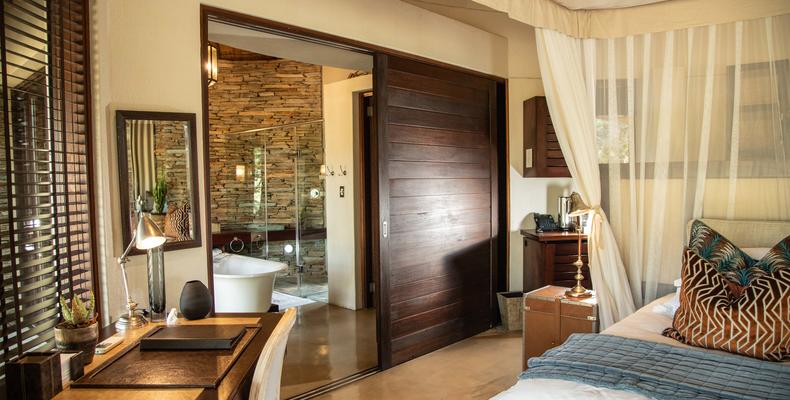 Luxury Pool Suite