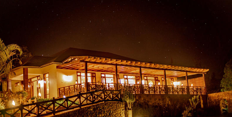 Restaurant by Night