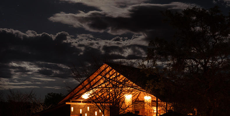 Night view of the lounge