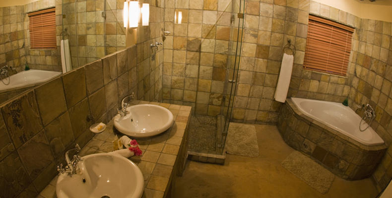 Rondavels- Bathroom 