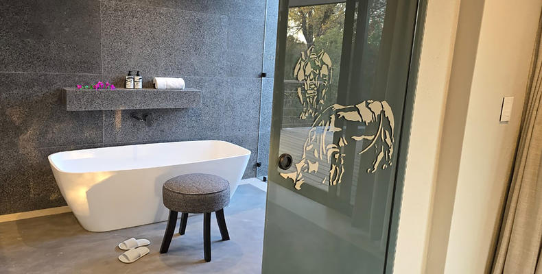 Rhino Suite Bathroom