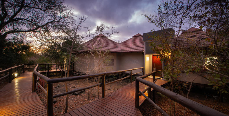 Walkway to Makubela Suites