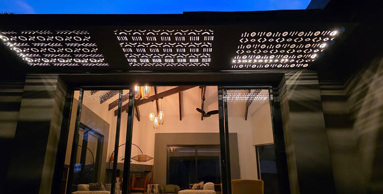 Lighting at entrance to Lounge